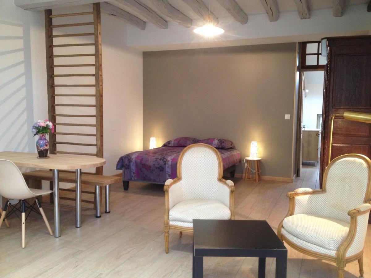 לינה וארוחת בוקר Livry  La Thibaude - Livry מראה חיצוני תמונה